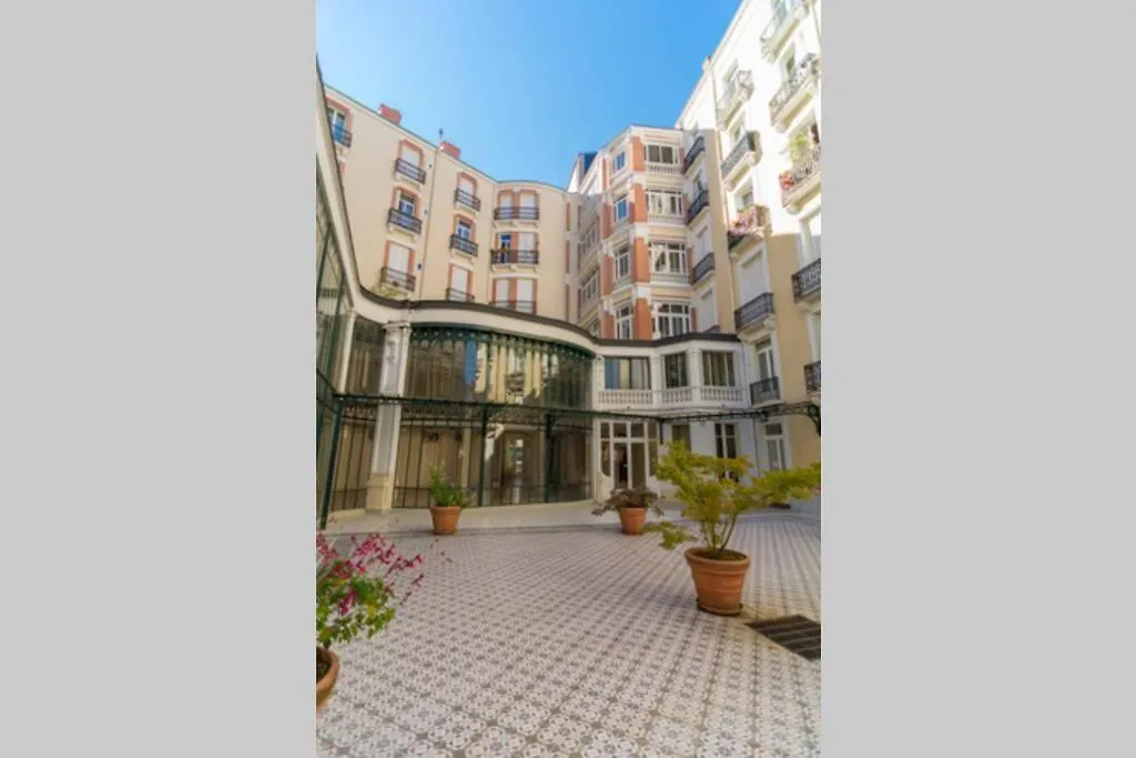 Apartment In Historical Center Of Vichy Palais Belle Epoque ,International 0*,  France