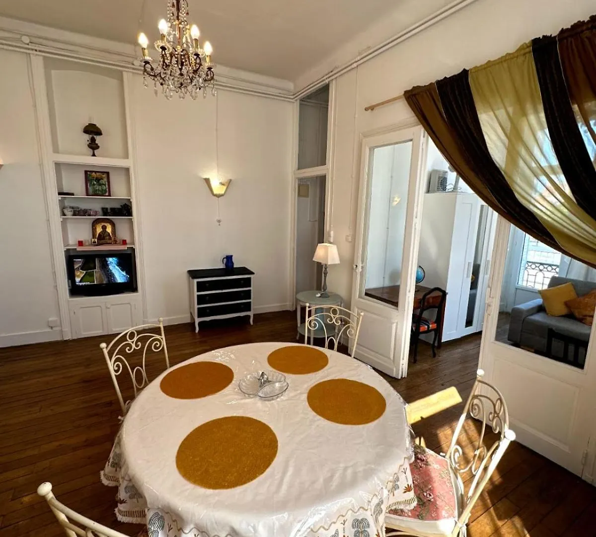 Apartment In Historical Center Of Vichy Palais Belle Epoque ,International 0*,