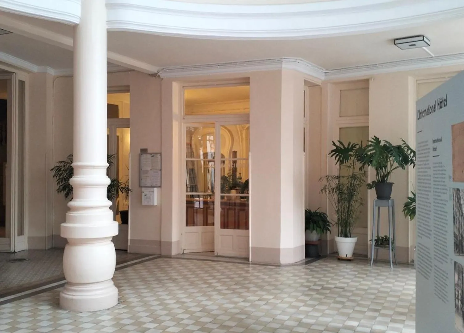 Apartment In Historical Center Of Vichy Palais Belle Epoque ,International